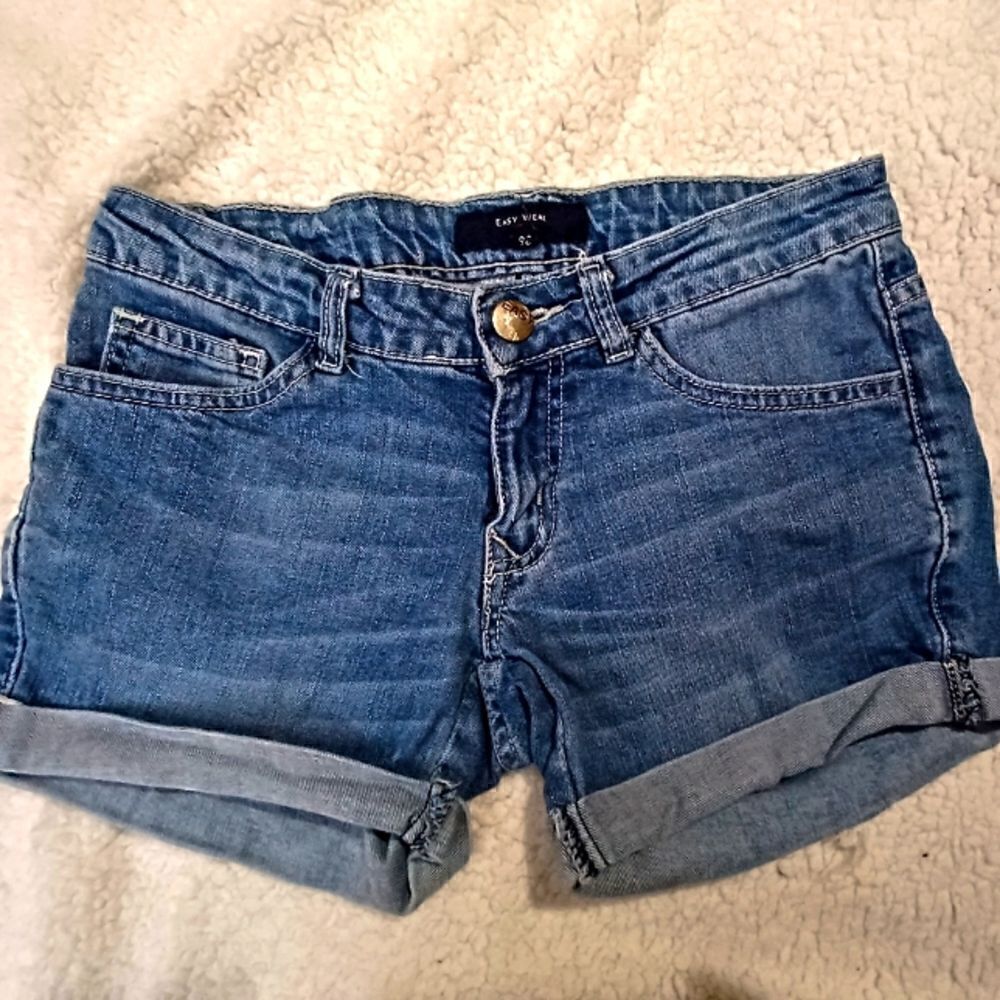 Easy Wear Jean shorts with plaid pockets